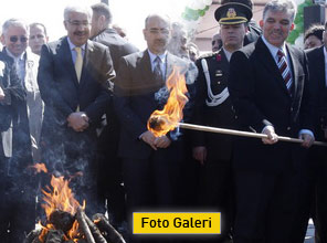 Gül, Nevruz ateşini yaktı - Foto