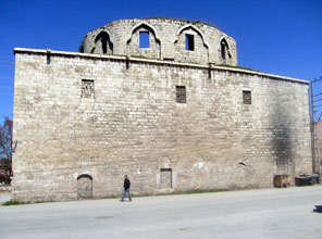 Ermeni kilisesi cami derneği onaracak 