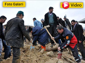 Elazığ'da cenazeler toprağa veriliyor