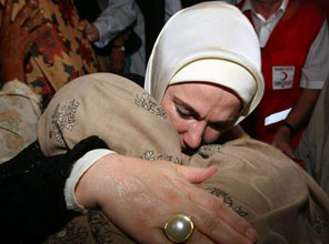 Emine Erdo�an: Yalvar�yorum.