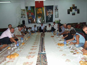 Cemevinde iftar buluşması