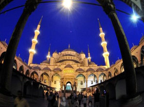 Dün gece eller af için semaya kaldırıldı