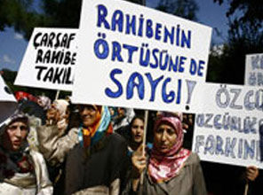 Tat��ma b�y�yor, sivil toplum ayakta