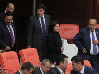 BDP'lileri alkışlayan tek vekil