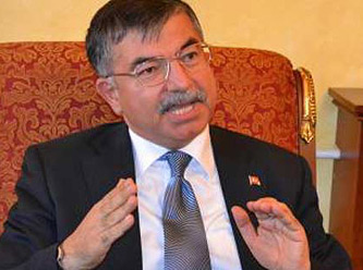 Bakan Yılmaz’a üniversitede protesto