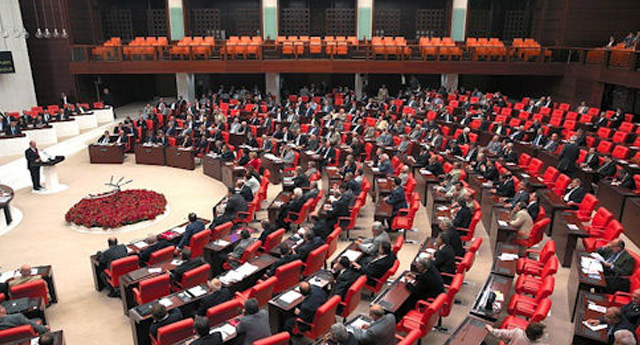 MHP'den Fransa'ya misilleme teklifi