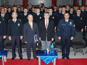 Zirve Üniversitesi'nden polis adaylarına seminer