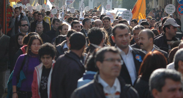 Memurların bir kısmı yarın grev yapacak