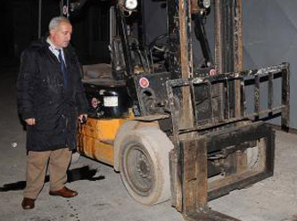 Forkliftin altında kalan işçi hayatı kaybetti