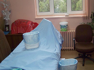 Devlet Hastanesi'ni çatıdan akan sular bastı