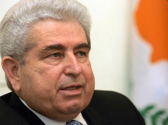 Rum lider, Hristofyas'ın koltuğuna aday