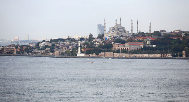 Tarihî silueti bozan binalara geçit yok