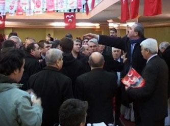 MHP kongresinde yumruklar konuştu