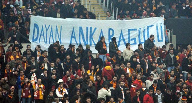 G.Saray taraftarından A.Gücü'ne destek!