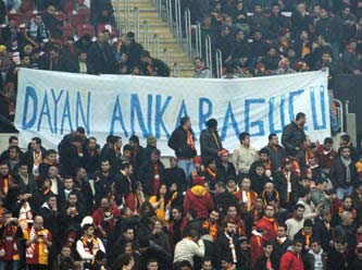 G.Saray taraftarından A.Gücü'ne destek!