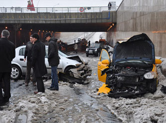 Ankara'da 18 araç birbirine girdi