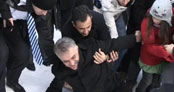 Bakan karda yürürken sırtüstü düştü