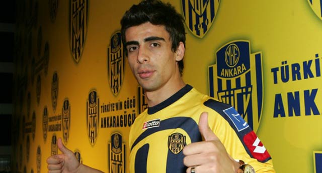 Galatasaray Turgut  Doğan Şahin'den vazgeçti.