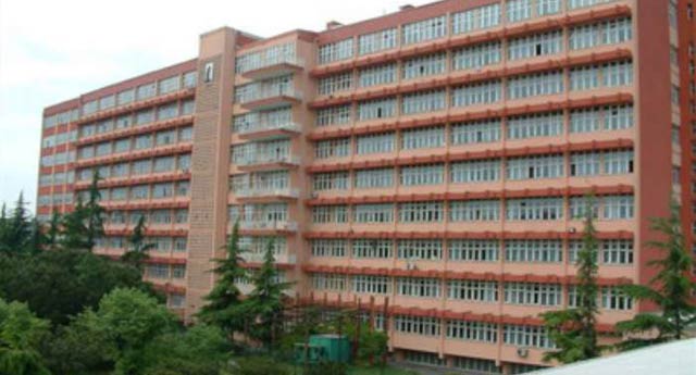 Göztepe Hastanesi yıkılıyor