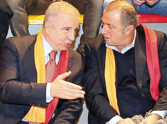Yönetimi liderlik ayakta tutuyor