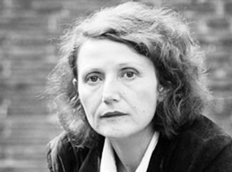 İstanbul Bienali Fulya Erdemci'ye emanet