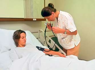 Hemşire açığı 200 bine dayandı