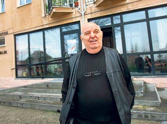 Ünlü tiyatrocu hayatını kaybetti