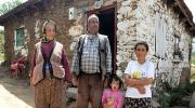 Yüz nakli yapılan Çolak ailesine bakandan destek
