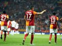 Burak Yılmaz koltuğu kimseye bırakmıyor