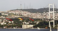 Dev Galatasaray bayrağı astılar!