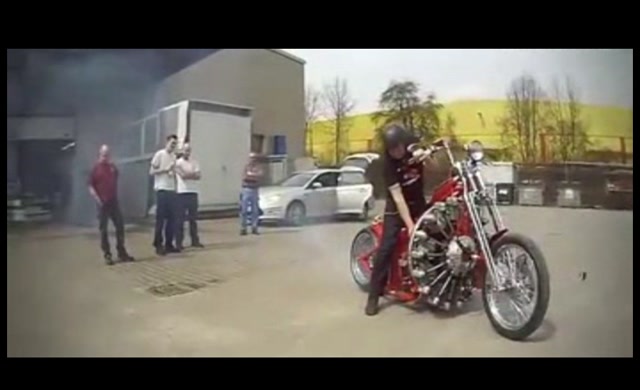 Dünyanın ilk uçak motorlu özel motosikleti üretildi!