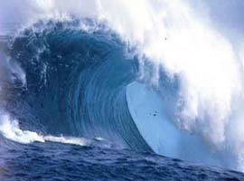 Dev dalga 23 kişiyi yuttu