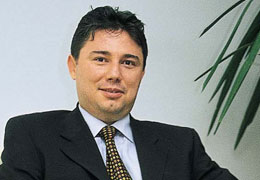 Altın adam sevenlerini ağlattı