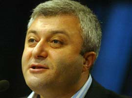 Tuncay Özkan yine şaşırttı!