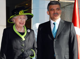 Kraliçe'nin 3 ziyaretindeki 3 önemli sır