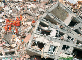 Çin'de 200 kişi toprak altında kaldı