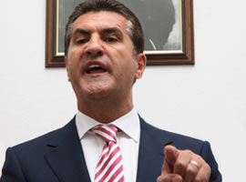 CHP, Hak'tan da halktan da uzaklaştı  	