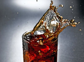 Bir bardak kolanın dakika dakika zararları