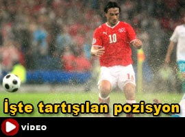 Yoksa bilerek mi kaçırdı? - İZLE