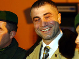 Peker, cezaevinde avukatıyla evlendi