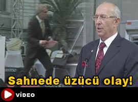 Kızılay Başkanı bayıldı - O AN - İZLE