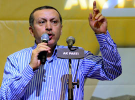 Türkiye dimdik ayaktadır !