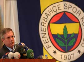 Sezona en sıkıntılı Fenerbahçe başlıyor