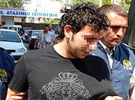 İçki verilmeyince tehdit etti