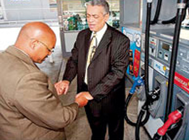 Amerikalılar benzin duasına çıktı 