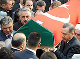 Beyazıt son yolcuğuna uğurlandı