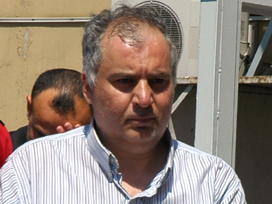 O belgelerin bu kişide ne işi var?