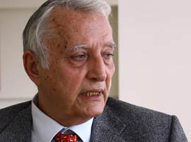 Ergun Özbudun'dan farklı yorum