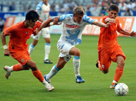 Aslan'dan tatsız prova