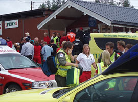 Yarışı seyrederken yıldırım çarptı !